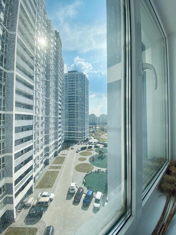 Myfreedom Апартаменти Метро Харківська Kiev Extérieur photo